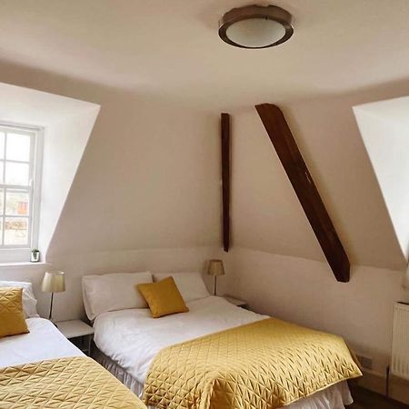 4 Bed Loft Apartment Overlooking Historic Town Trowbridge Extérieur photo
